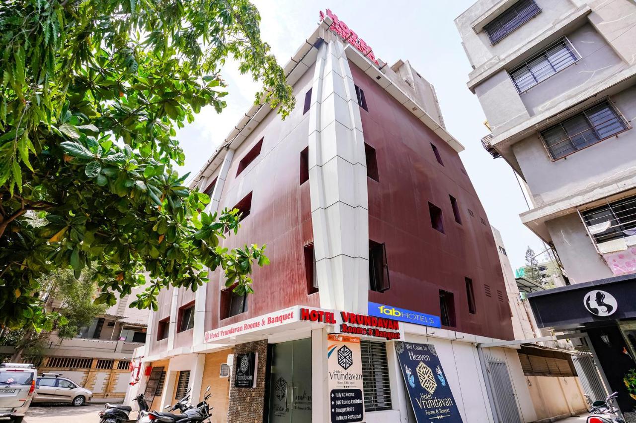 Fabhotel Vrundavan, Athwa Bhatha Esterno foto