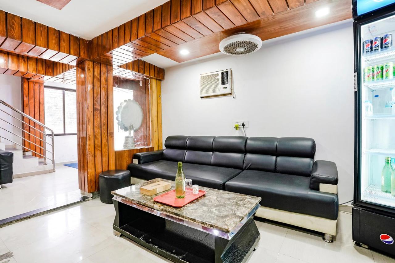 Fabhotel Vrundavan, Athwa Bhatha Esterno foto