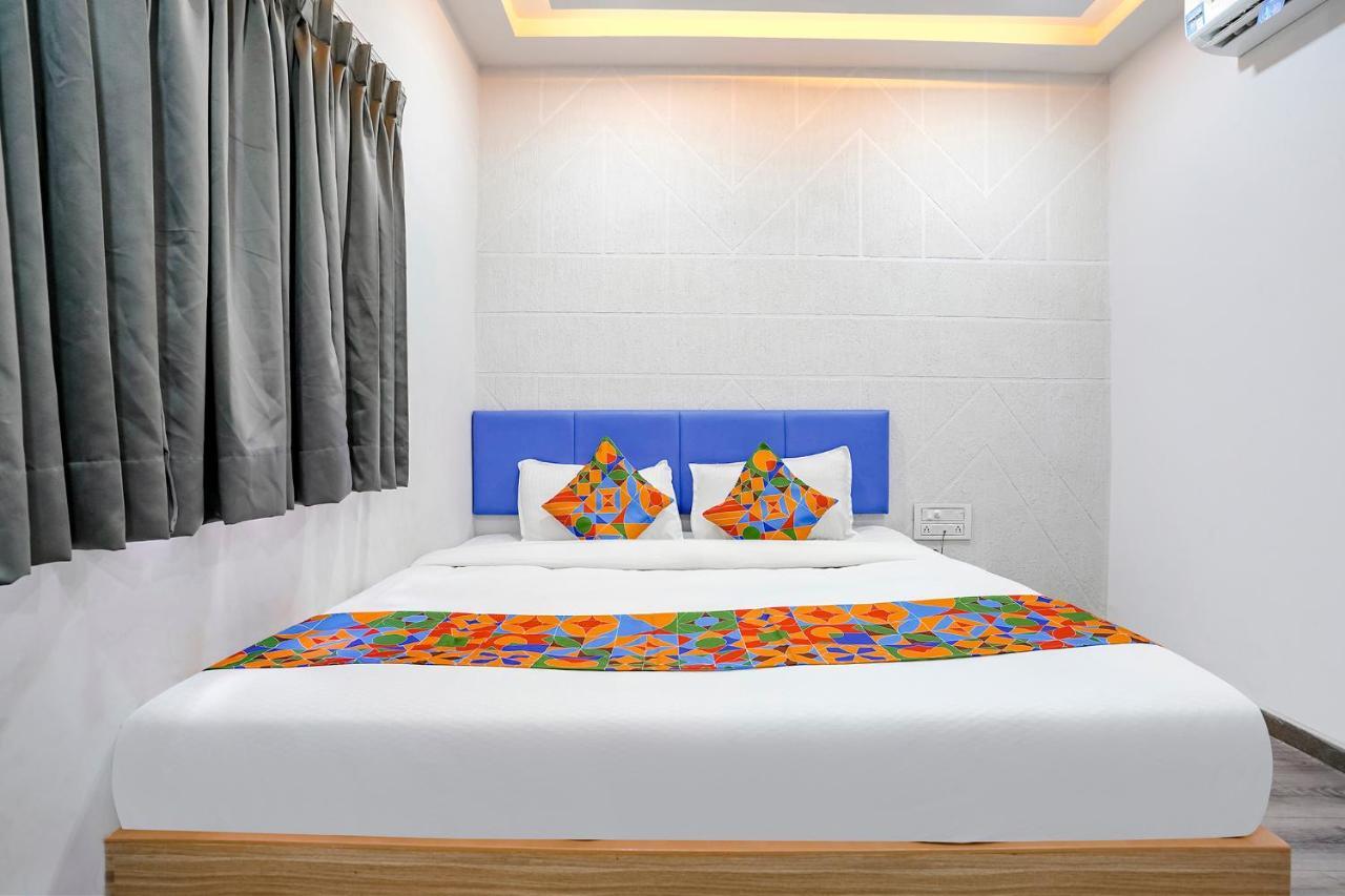 Fabhotel Vrundavan, Athwa Bhatha Esterno foto
