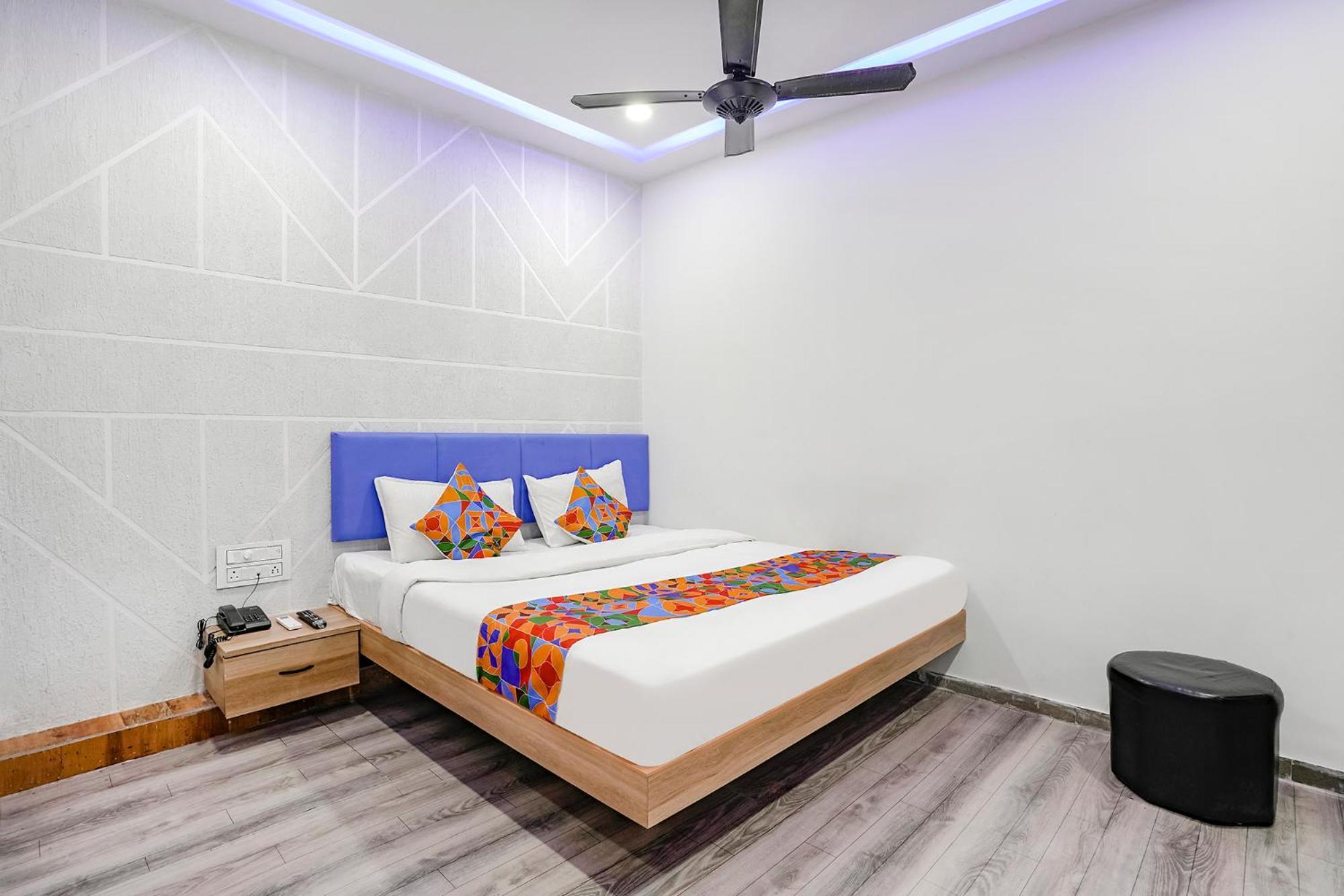Fabhotel Vrundavan, Athwa Bhatha Esterno foto