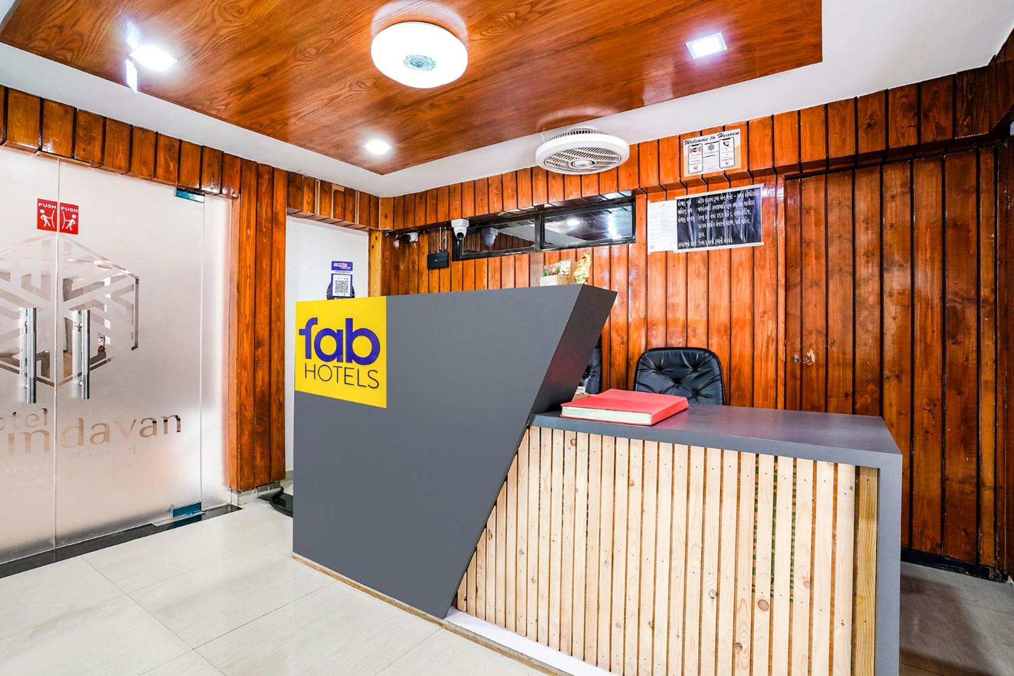 Fabhotel Vrundavan, Athwa Bhatha Esterno foto