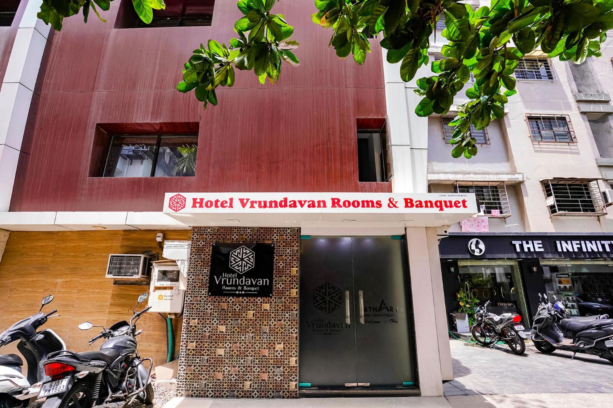 Fabhotel Vrundavan, Athwa Bhatha Esterno foto